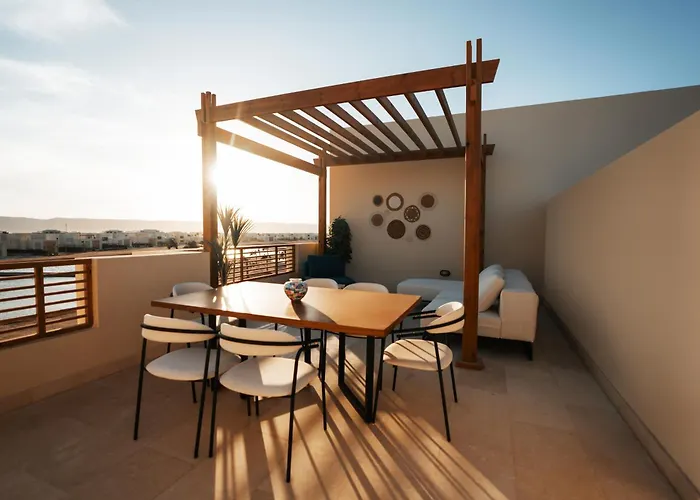 Shedwan Sky Loft Rooftop Escape With Pool View Apartment