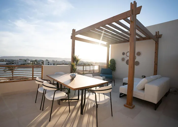 Shedwan Sky Loft Rooftop Escape With Pool View Apartment *